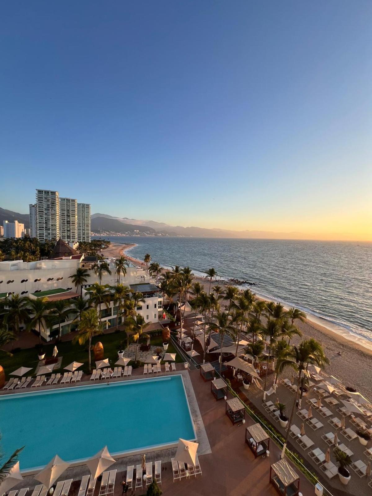 Icon Vallarta, Puerto Vallarta Buitenkant foto